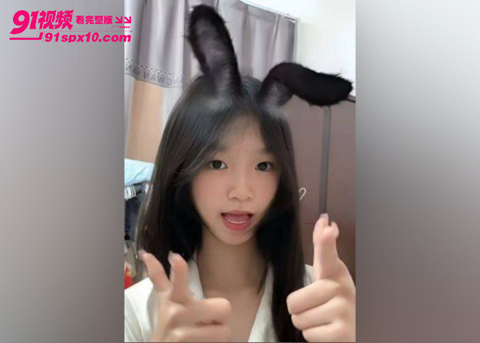 成都清纯可爱学生妹 邢可欣 学校里面的乖乖女 没想到私下竟然是个卖逼女 这粉嫩小穴好诱人 - 图3