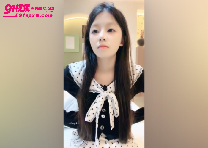 极品甜妹少女水手服跳蛋自慰 丁字裤侧面塞入玩弄嫩穴 假屌口交足交舔腋很顶 - 图1