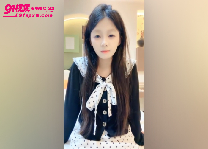 极品甜妹少女水手服跳蛋自慰 丁字裤侧面塞入玩弄嫩穴 假屌口交足交舔腋很顶 - 图2