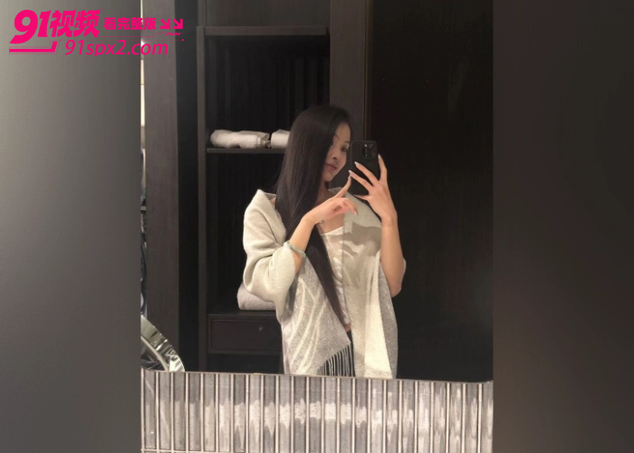 【海角原创】从年前一段时间到现在 都没在山上操过老妈 今天应粉丝要求操一次 - 图1