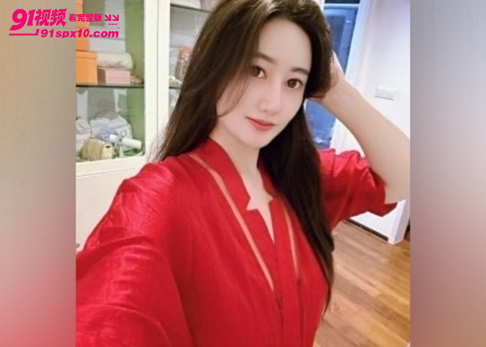 【海角原创】女友不在家调教黑丝丈母娘 疯狂抠弄肥逼按在阳台暴力后入内射 最后用嘴巴帮我清理精液 简直太刺激了 - 图2