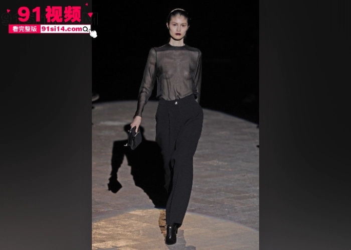 香港艺人 陈伟霆 妻子中国超级名模 何穗 Fashion时装秀 真空露点视频曝光 - 图1