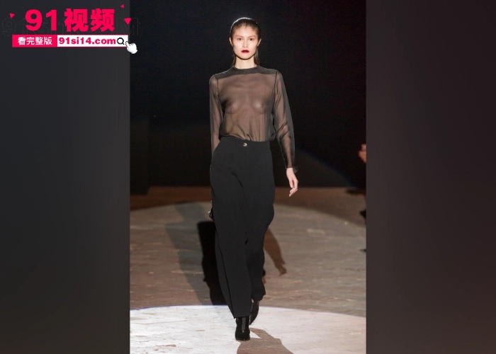 香港艺人 陈伟霆 妻子中国超级名模 何穗 Fashion时装秀 真空露点视频曝光 - 图3