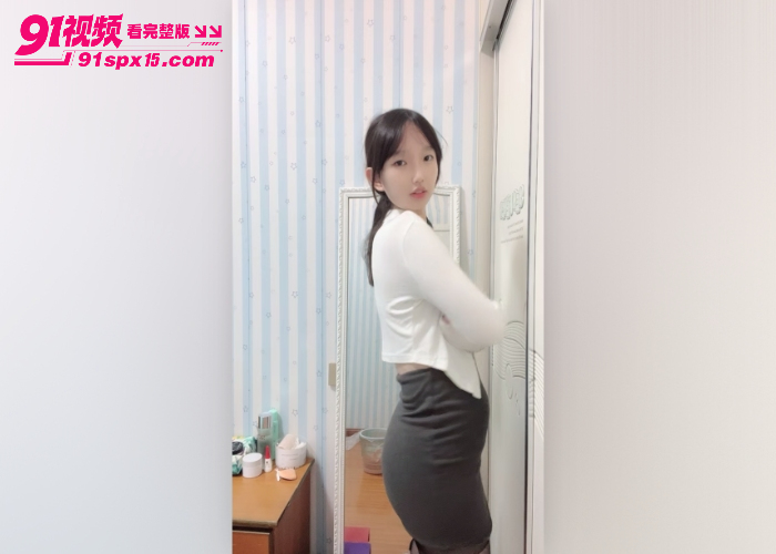 高颜值女大学生 下海直播泄密 黑丝短裙全裸 震动蛋玩弄嫩穴高潮喷水 - 图3