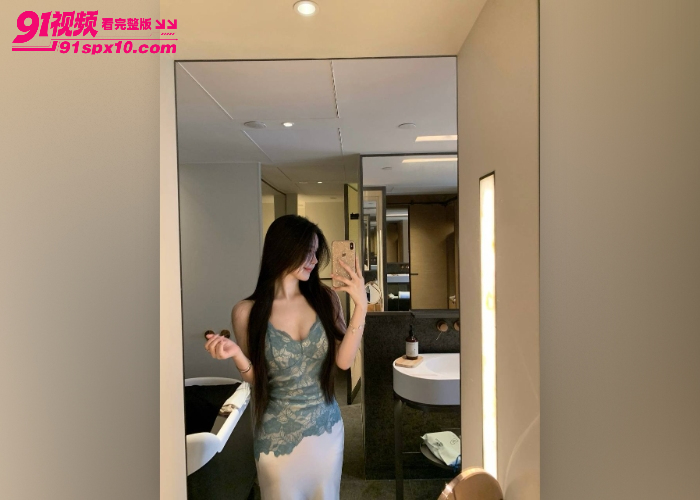 身材特别完美的饥渴学姐，约炮肌肉猛男被疯狂猛干骚穴 最后射嘴里居然直接吞了 真的太骚了 - 图3
