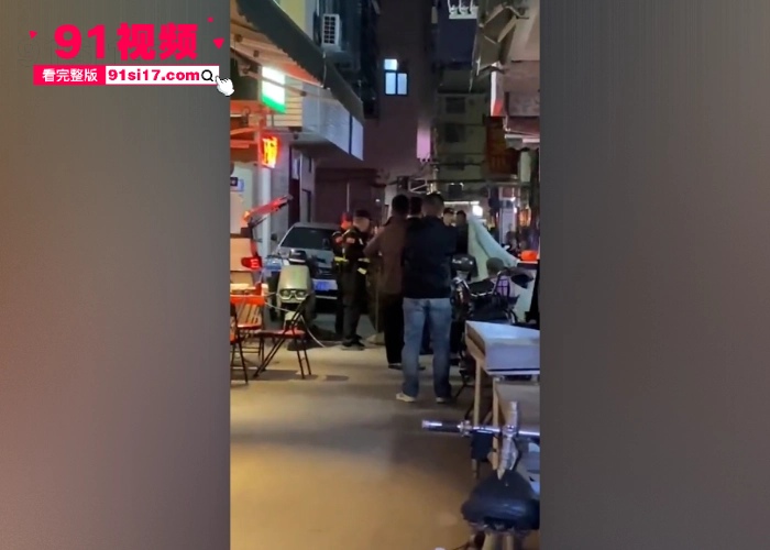 广西南宁琅东发生一起砍人事件 疑似外卖骑手和商家发生争吵 被商家持刀砍伤 视频有点血腥不喜慎点 - 图2