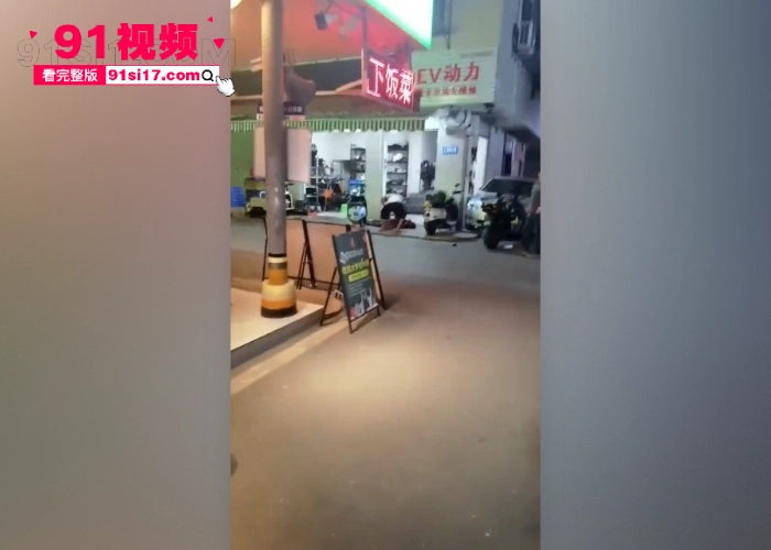 广西南宁琅东发生一起砍人事件 疑似外卖骑手和商家发生争吵 被商家持刀砍伤 视频有点血腥不喜慎点 - 图3