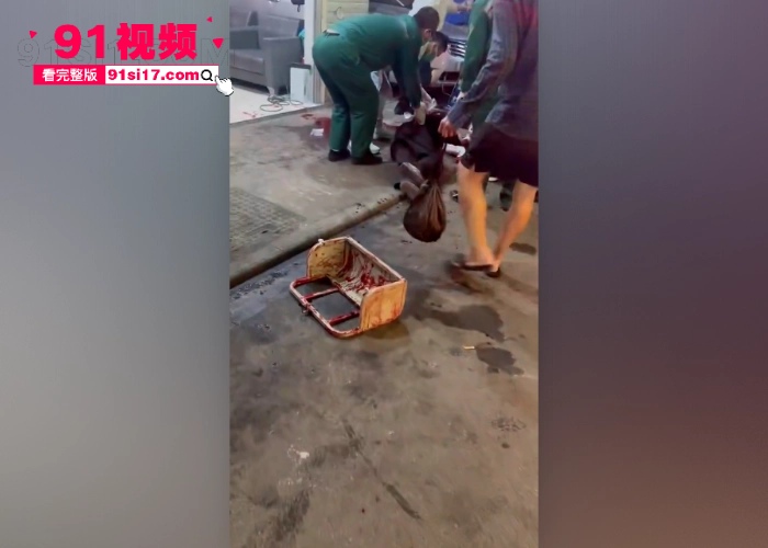 广西南宁琅东发生一起砍人事件 疑似外卖骑手和商家发生争吵 被商家持刀砍伤 视频有点血腥不喜慎点 - 图4