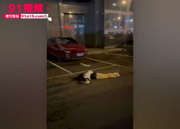 内蒙古迈阿密酒吧大瓜 艺术学院驻唱美女 被9个小伙轮奸惨遭毒打后跳楼身亡 视频流出引爆全网怒火 - 图12