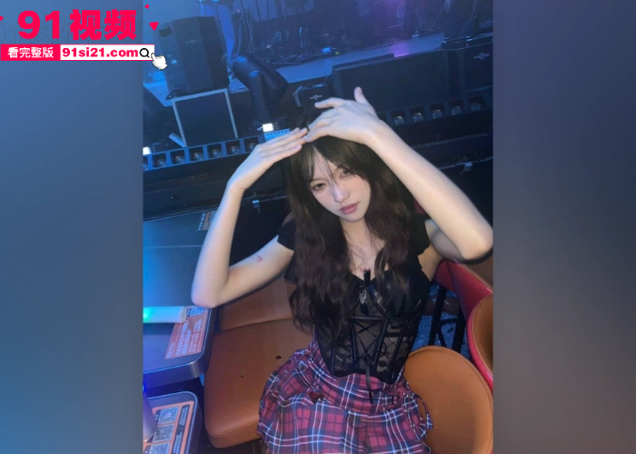 重磅泄密西安迈阿密销售 莉娜 富二代充了5万的卡当晚就被拿下 完美露脸口交 穿着高跟黑丝被后入肥臀 又是羡慕富哥的一天 - 图5