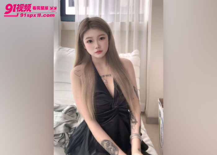 极品反差巨乳女大学生 闺房发情淫荡自慰 道具猛插骚逼高潮喷水 - 图1