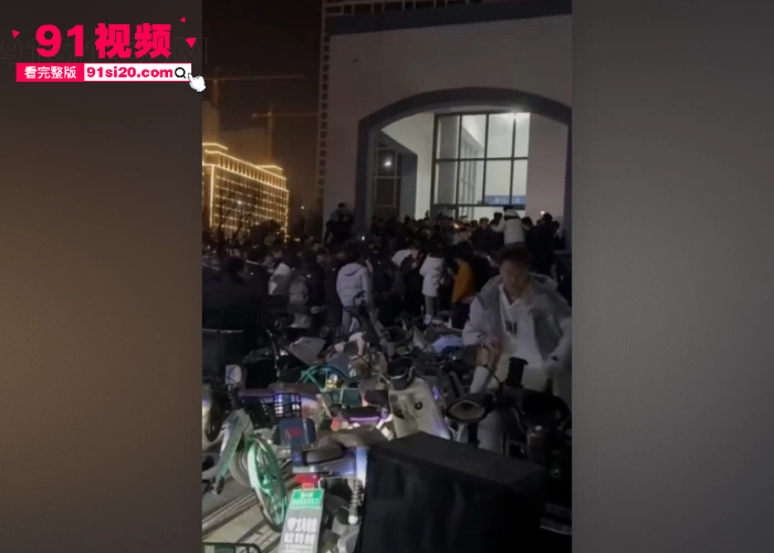 山东职业学院 大三学生偷外卖被抓到遭百人围观这下全校出名了 为了省十几块丢一辈子脸 - 图1