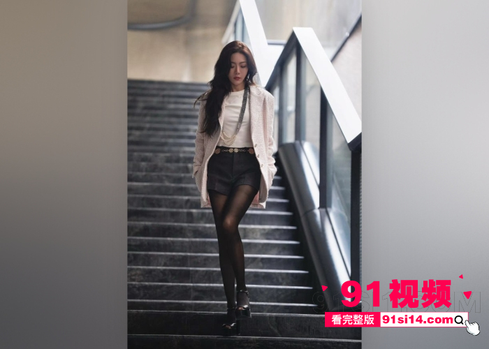 爱情公寓小姨妈 邓家佳 新恋情被曝光 男友第一视角激情做爱视频流出 没想到阴毛这么茂盛 - 图5