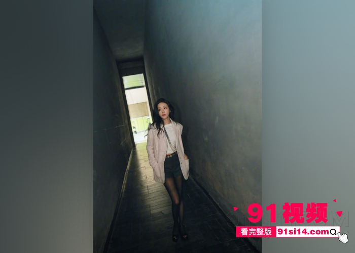 爱情公寓小姨妈 邓家佳 新恋情被曝光 男友第一视角激情做爱视频流出 没想到阴毛这么茂盛 - 图9