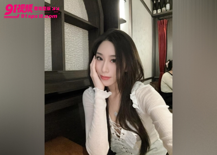 人妻出轨网友自拍泄密 御姐浓密阴毛黑丝挑逗 网友无套猛操爽到失声尖叫 - 图2