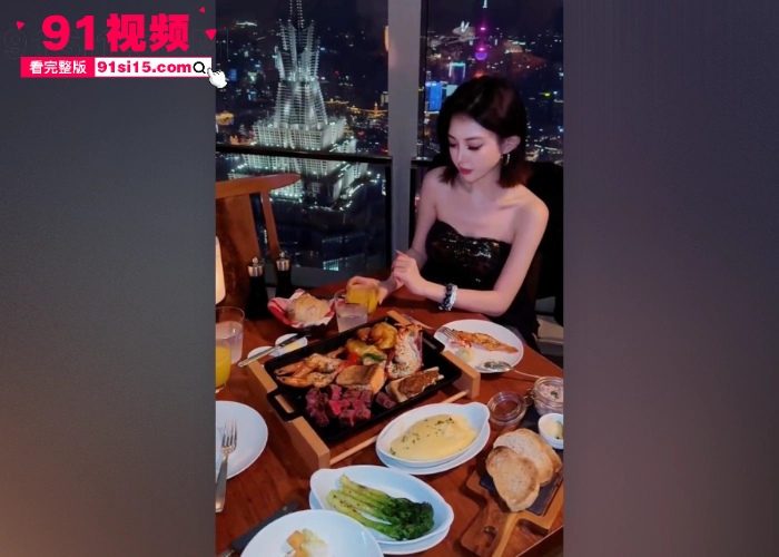 曾经火爆全网的女歌手 郭美美 近期炫富被封杀冲上抖音热搜 早期开设赌场卖淫入狱 绝版露脸口交视频被曝光 看到就是赚到 - 图3