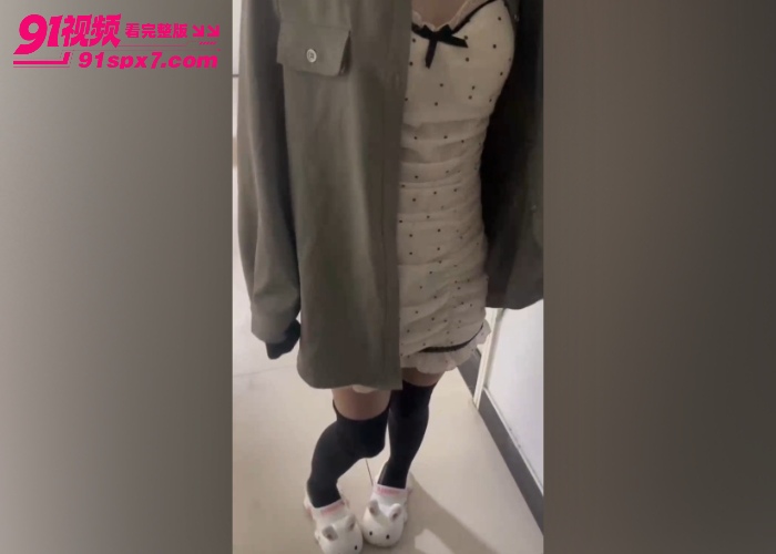 【海角原创】和极品女儿玩速度与激情 就赌操完她老婆还没回家 猛干粉嫩无毛逼到喷水 - 图1