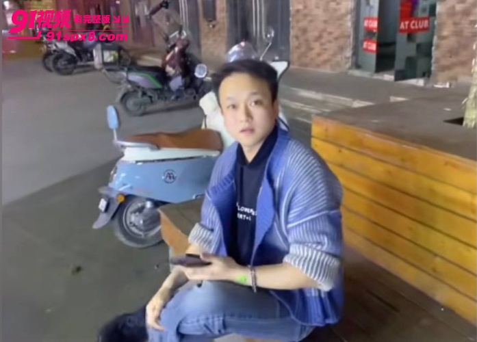 民谣歌手 赵军 隐婚骗炮 玩弄粉丝被举报 大尺度聊天记录性爱视频曝光 - 图12