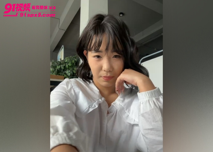 真实在校园里搞露出的 母狗学生妹 图书馆卫生间玩跳蛋 自慰大秀骚模样 非常有看点 - 图2