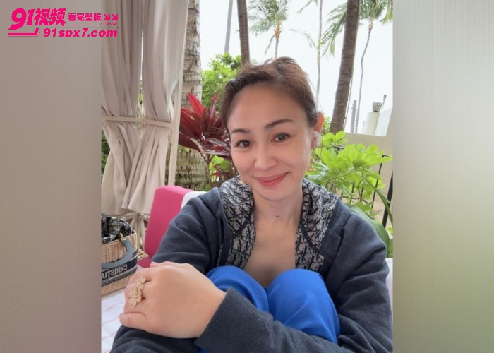 【海角原创】探花一个熟女按摩店老板娘，逼只有手指头那么大小玩起来骚的很 - 图2