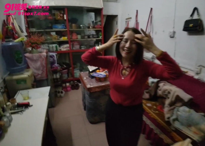 【海角原创】探花一个熟女按摩店老板娘，逼只有手指头那么大小玩起来骚的很 - 图4