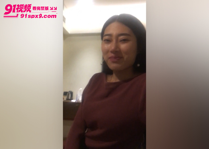 周末和40岁风韵犹存的领导 张姐 酒店开房 舔脚深喉活好干起来来真带劲 完美露脸 - 图2