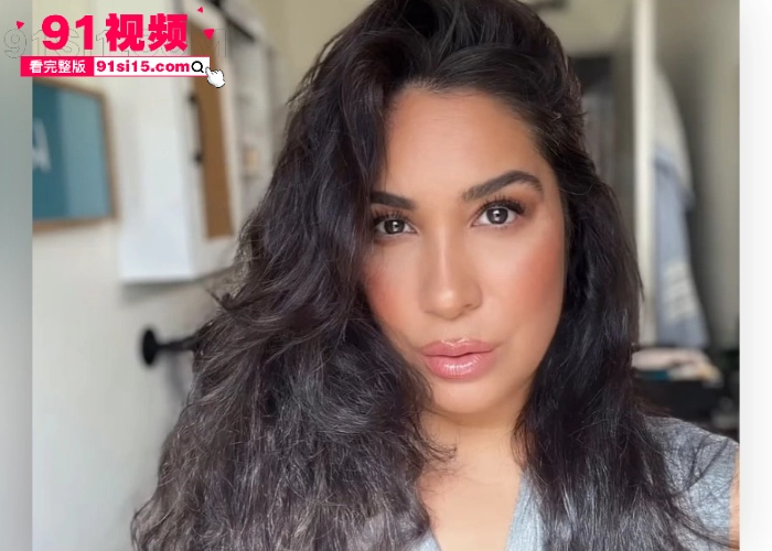 西班牙巨乳女演员 Liana Mendoza  早期为了赚钱下海拍片 被非洲大黑屌暴力抽插 淫叫不断 - 图2