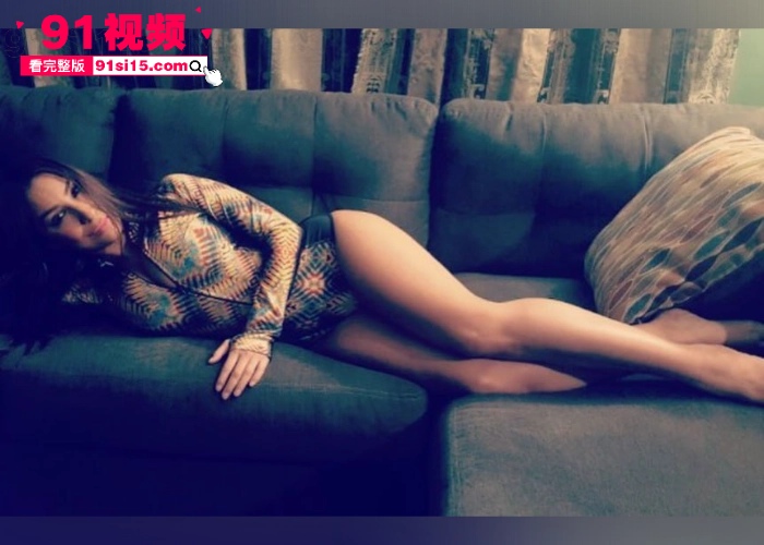 西班牙巨乳女演员 Liana Mendoza  早期为了赚钱下海拍片 被非洲大黑屌暴力抽插 淫叫不断 - 图8