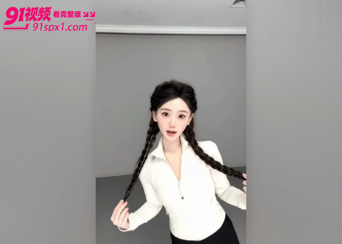 宋晓峰女儿 宋之馨 彻底塌房 被前闺蜜 孟可佳 直播爆料 三亚点男模激吻数小时 被带到酒店打炮视频流出引发热议 - 图2