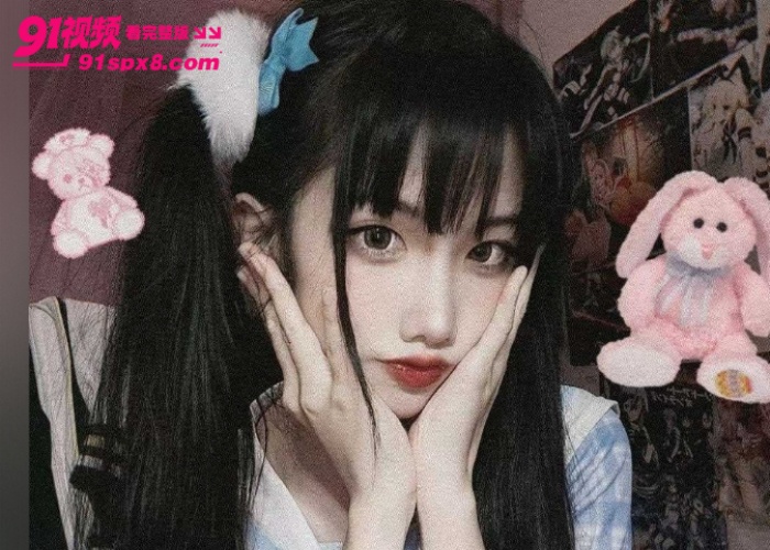 极品女大学生 冯芽芽 长得跟瓷娃娃一样 被男友无套猛干爽到胡言乱语 真是不懂怜香惜玉 - 图1