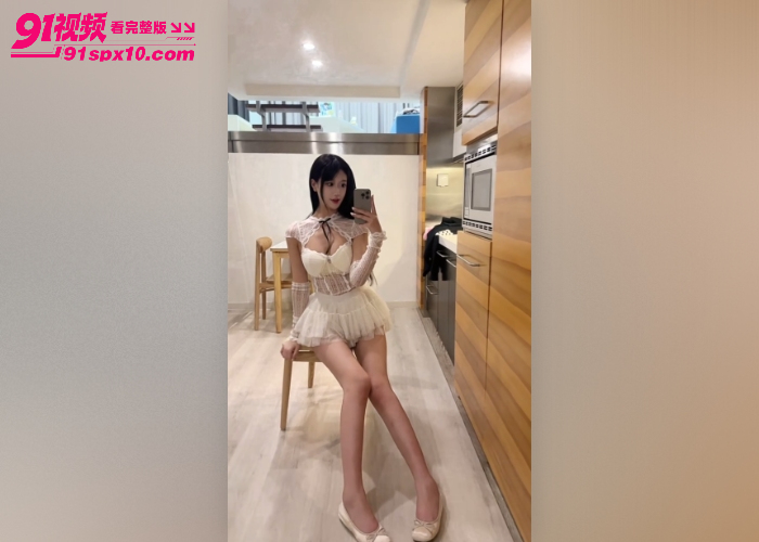 【海角原创】趁着家里没人让性感姐姐穿上网袜 按在床上爆操粉嫩骚穴 全程浪叫彻底被我的大鸡巴征服 - 图3