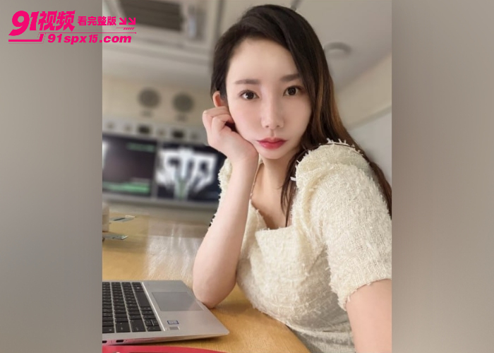 年轻夫妻下海直播 做爱 极品美少妇 被按墙上调情磨逼 无套中出后入骑乘高潮 - 图2