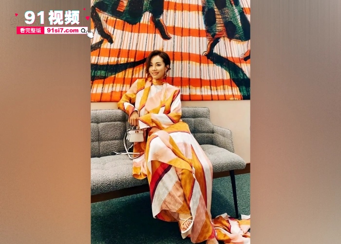 香港著名女歌手 邓丽欣 早期和男友性爱视频流出 露脸口交各种姿势爆操 果然唱歌的都会叫 - 图6