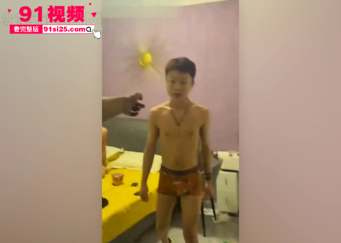 捉奸名场面黄毛精神小伙持刀闯房抓奸 化身国服李信怒砍情敌6连刀  每一刀下去全是对背叛的恨意 - 图7