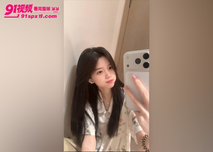 清纯学生妹背后无敌骚 偷偷和男友约炮打电话深喉 无套后入猛操高潮呻吟不断 - 图1