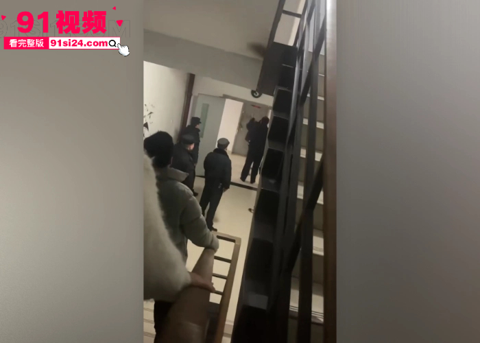 二次元作者写小说写疯了 殴打警察被强行带走 获取“拘留所七日游”现场视频曝光 - 图6