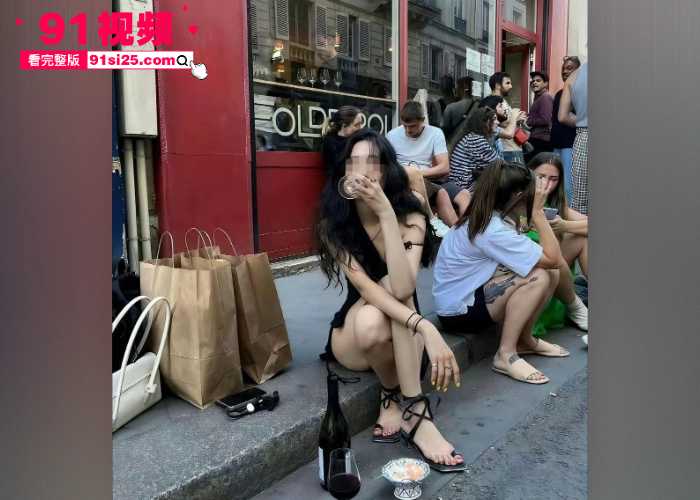 牢A三通一达言论引连锁反应 朱珠 早期留学吐舌旧照和白人男友性爱视频流出 国民女神形象彻底崩塌 - 图4