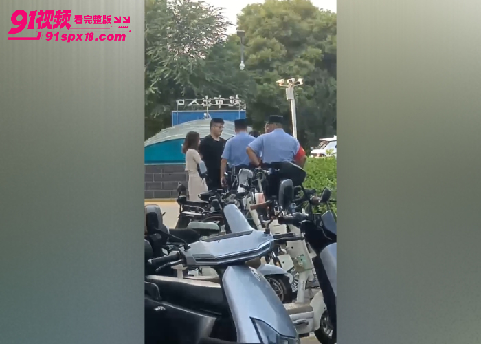 河北沧州肃宁抓小三事件 红衣女带现任男友约见小三 四人混战差点给对方嘴掰脱臼 - 图12