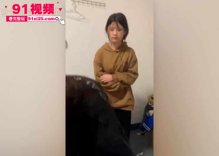 校园暴力清纯美少女遭霸凌 强行扒衣跪地喊爸爸 暴力扇脸凌辱视频曝光 简直是畜生行为 - 图3