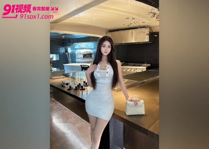 【海角原创】趁哥哥出差与D奶嫂子蒙眼激战 暴力撞击大白屁股 最后浓精喷射满脸 - 图1