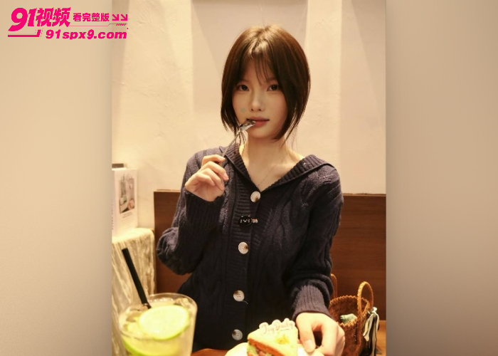  极品身材清纯女大学生 被肌肉大屌男友调教爆操  无套后入多次高潮 - 图2