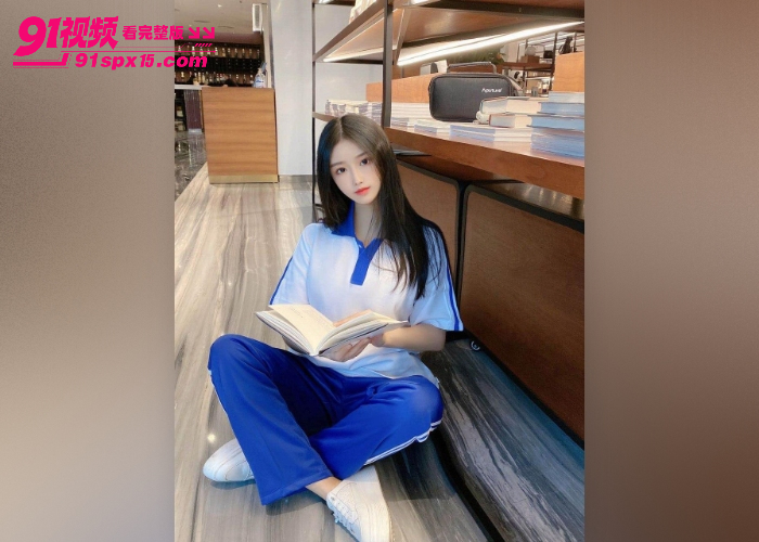 海角原创 极品粉嫩女儿被老爸调教 放学回家奖励深喉口交 无套猛操白虎嫩穴中出射腹 - 图1