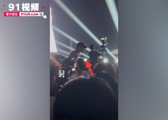 热门大瓜香港顶流女星 邓紫琪 后院失火男友 魏骏杰 出轨女歌手 林芊莹 性爱视频流出 - 图7