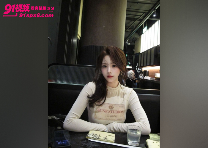 湖北大学校花 周子绮 穿着开档丝袜疯狂骑乘 高潮瞬间表情失控 爽到浑身抽搐 - 图5