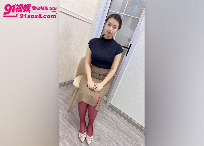 【海角原创】家庭乱伦叠叠乐 换穴操起来更方便 内射丈母娘后再插肥逼老妈 - 图2