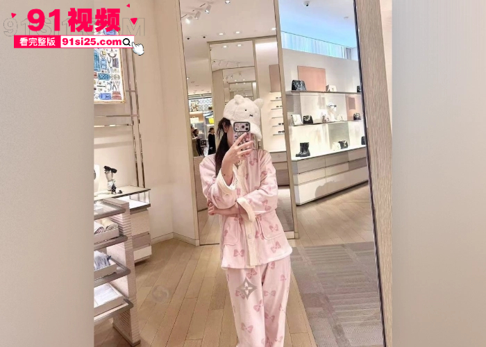 【海角原创】深夜让亲生女儿穿着黑丝AJ踩踏足交 撅起蜜桃臀被亲爹后入内射 - 图3