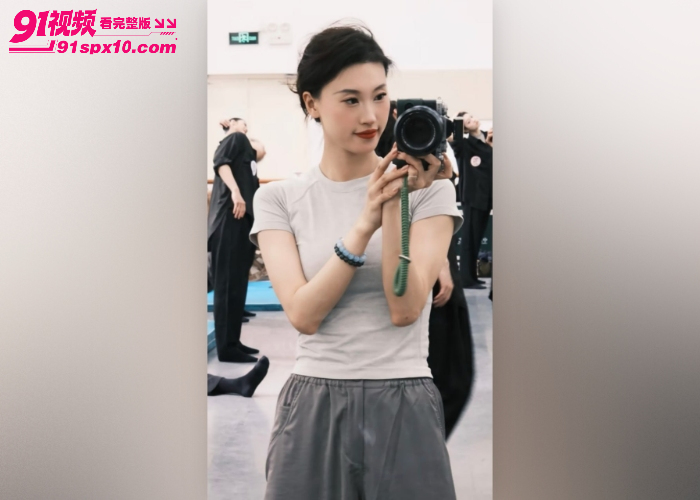 东方演艺集团舞蹈生 王姝蒙 性爱视频合集 极品女神毒龙深喉操屁眼样样都会玩 真是个泄欲母狗 - 图2