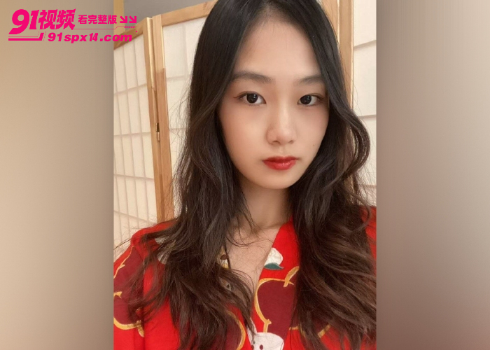 高颜值清纯微胖女大学生 被金主男友酒店花式调教深喉毒龙 主动扶屌猛摇翘臀浪叫不断 - 图2