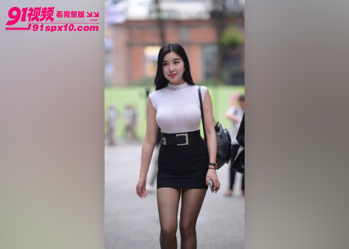 上海美人妻 郑丽娟 商业模特出身保养的跟18岁小姑娘一样 在床上被金主当成狗一样操 肥美鲍鱼肥臀极其诱人 - 图2