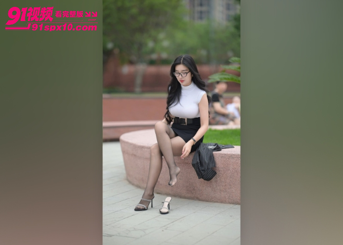 上海美人妻 郑丽娟 商业模特出身保养的跟18岁小姑娘一样 在床上被金主当成狗一样操 肥美鲍鱼肥臀极其诱人 - 图4
